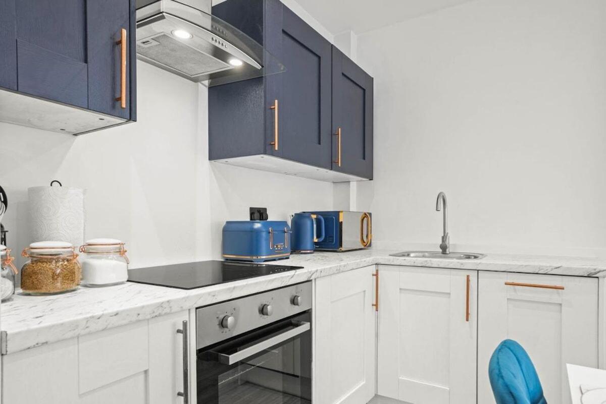 Apartment Contractors Families Free Parking Centre Norwich