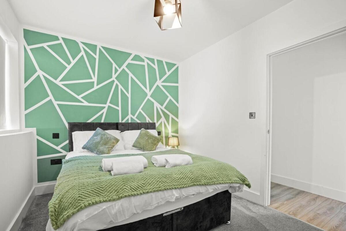 Apartment Contractors Families Free Parking Centre *