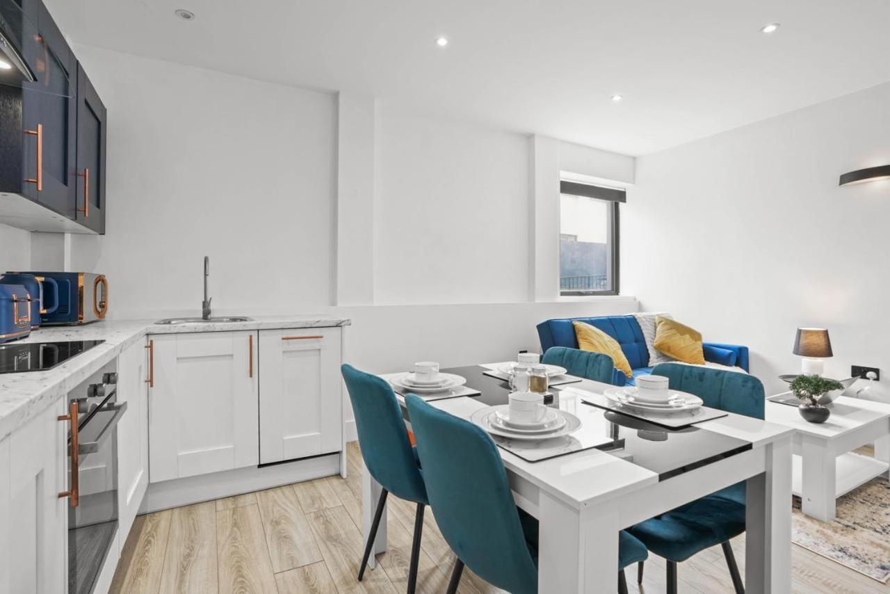 Apartment Contractors Families Free Parking Centre Norwich